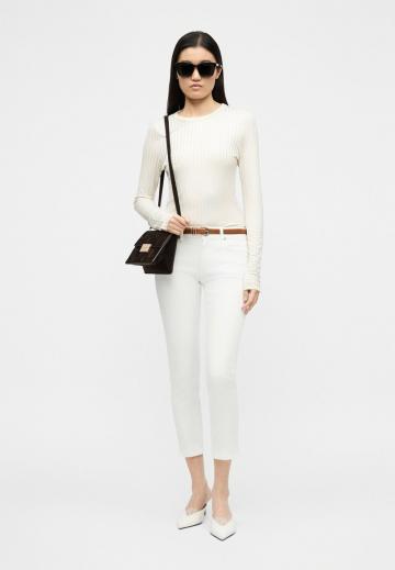 Короткие джинсы