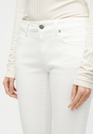 Короткие джинсы