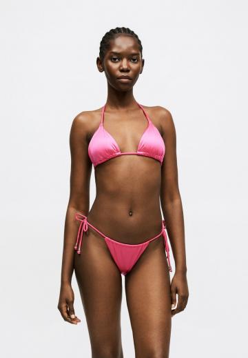 Треугольное бикини