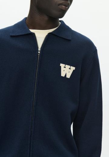 Вязаная кофта