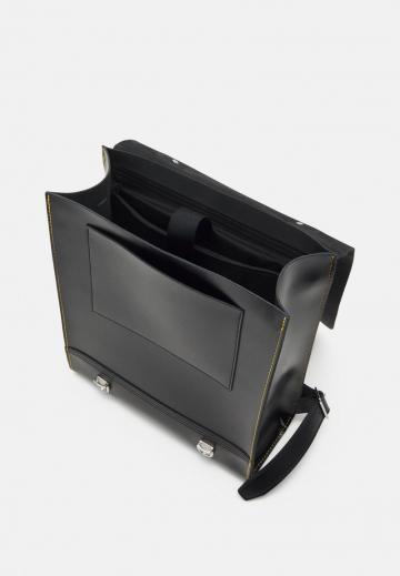 Кожаный рюкзак