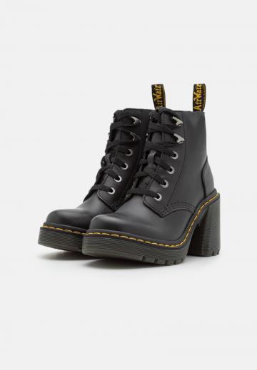 Полусапожки на высоком каблуке