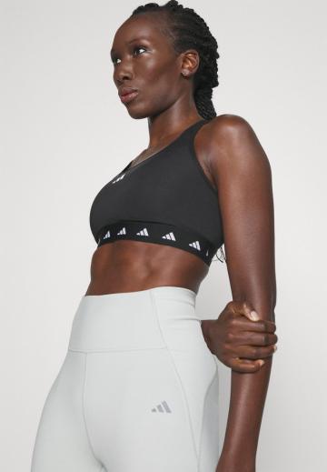 Спортивный бюстгальтер