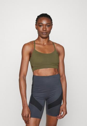 Бюстгальтер без косточек