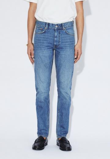 Узкие джинсы