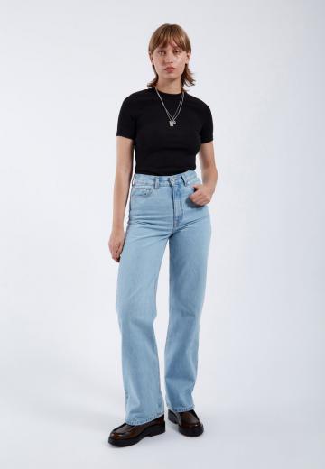Прямые джинсы
