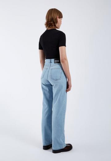 Прямые джинсы