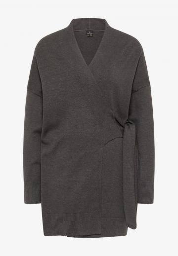 Длинный жилет