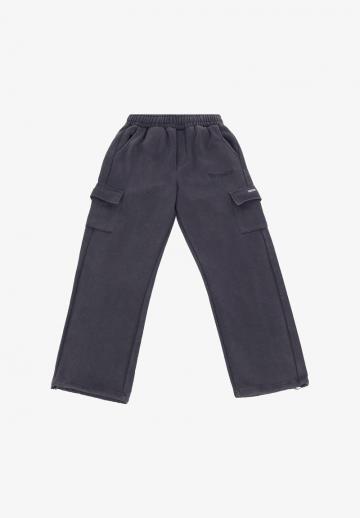 Брюки с накладными карманами
