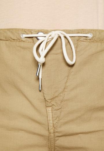 Брюки с накладными карманами