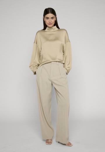 Атласная блузка