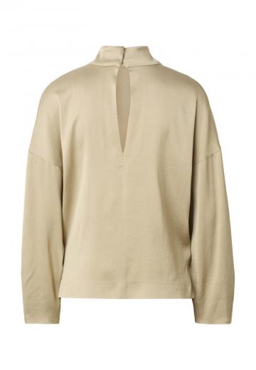 Атласная блузка