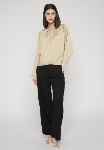 Атласная блузка