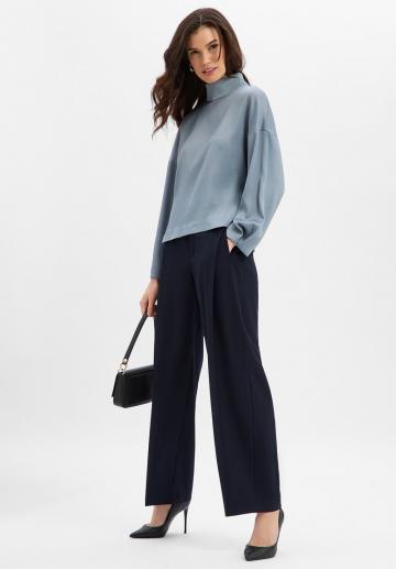 Атласная блузка