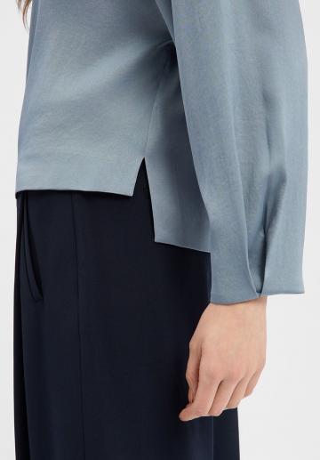 Атласная блузка