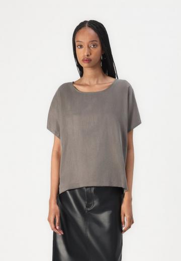 Атласная блузка