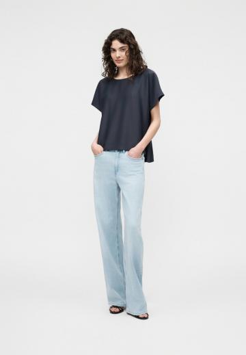 Атласная блузка