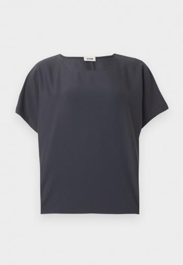 Атласная блузка