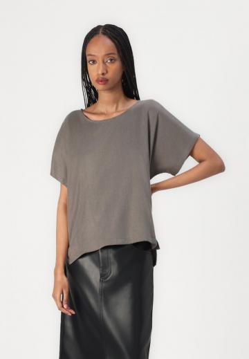 Атласная блузка