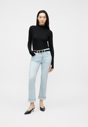 Узкие джинсы