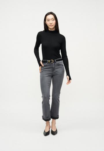 Узкие джинсы