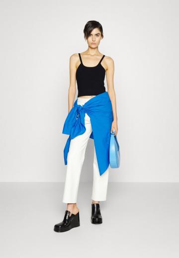 Топ на бретельках