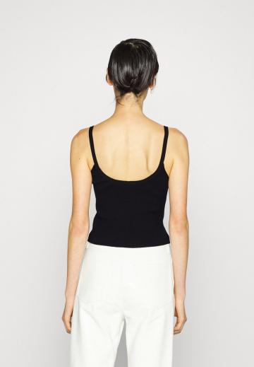 Топ на бретельках