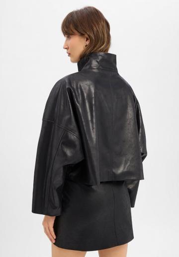 Короткая куртка