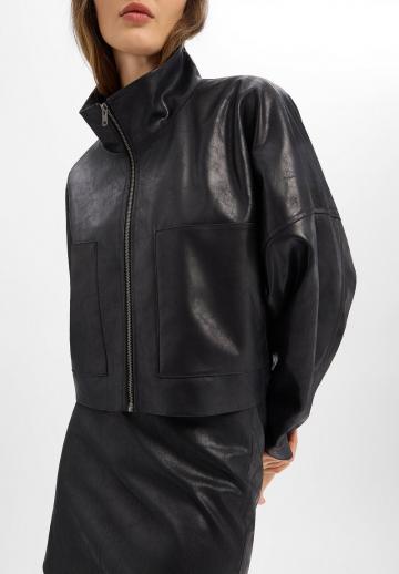 Короткая куртка