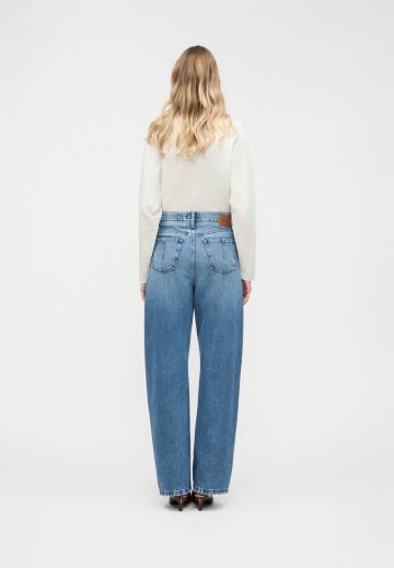 Свободные джинсы