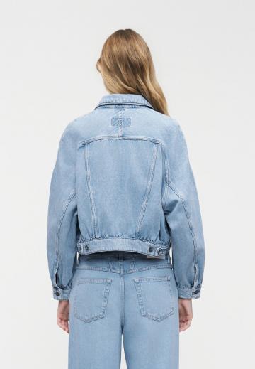 Короткая куртка