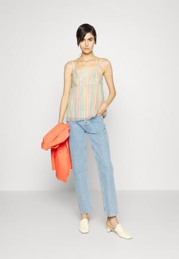 Топ на бретельках