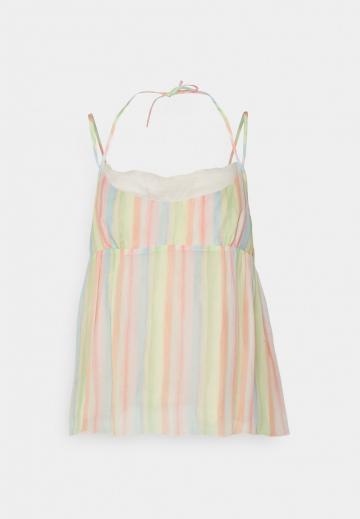 Топ на бретельках