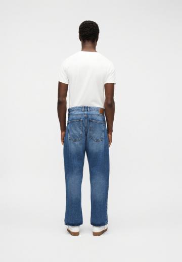 Прямые джинсы