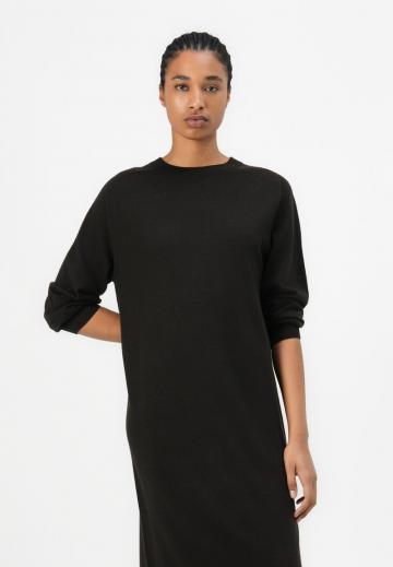 Вязаное платье