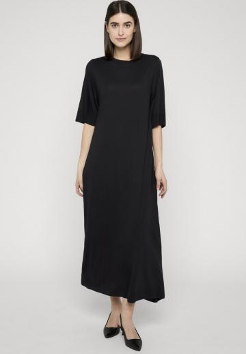 Вязаное платье