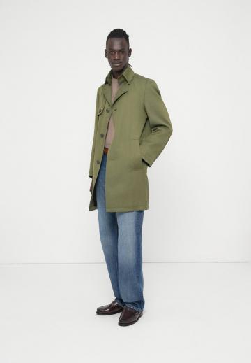 Короткое пальто