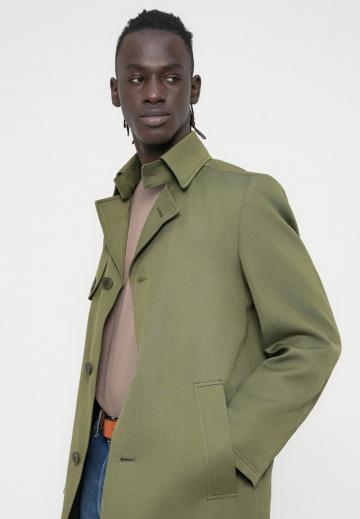 Короткое пальто