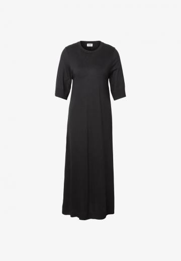 Вязаное платье