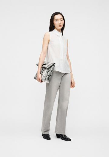 Блузка без рукавов