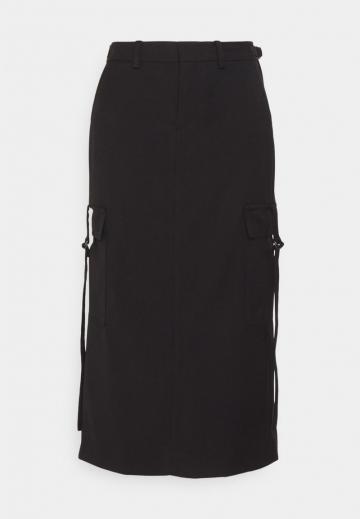 Юбка с накладными карманами