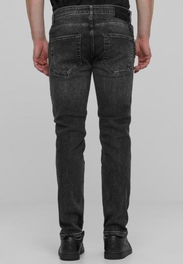 Узкие джинсы