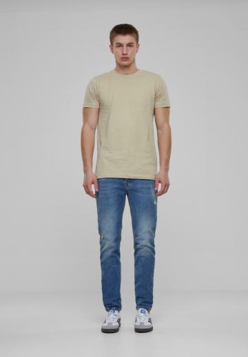 Узкие джинсы