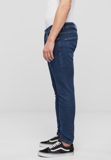 Узкие джинсы