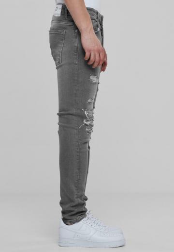 Узкие джинсы