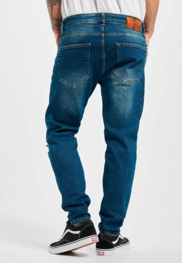 Узкие джинсы