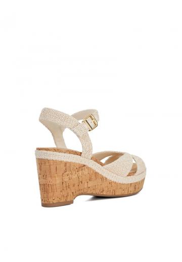 Босоножки на танкетке