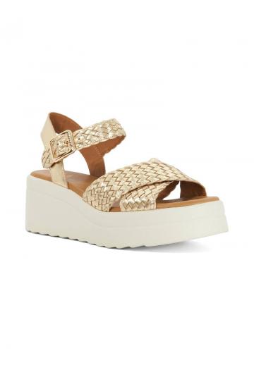 Босоножки на танкетке