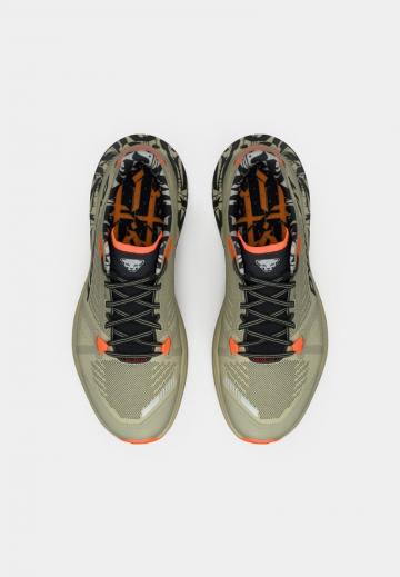 Беговые кроссовки