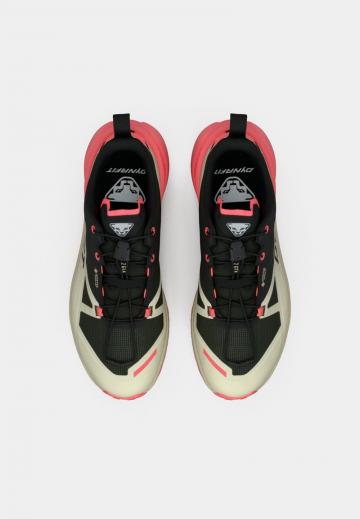 Походные ботинки